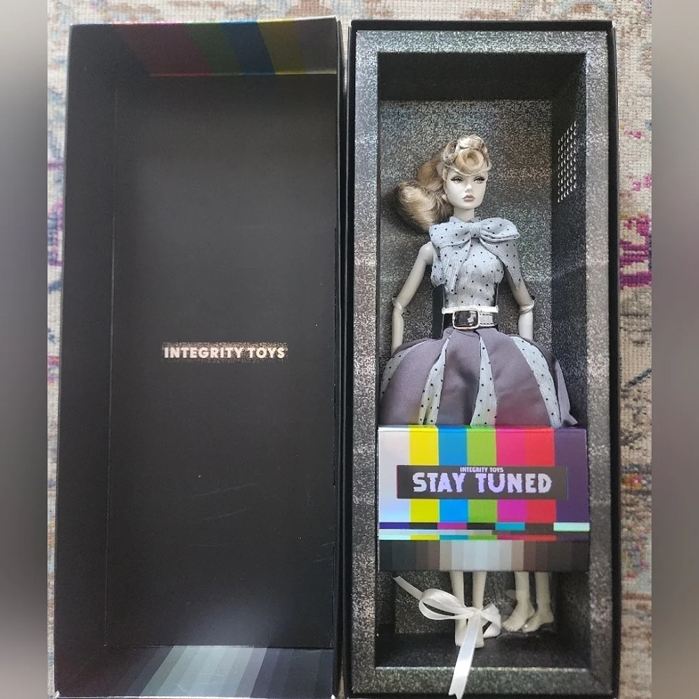 Integrity Toys Poppy Parker We Love Poppy Stay Tuned 2022 LE NRFB